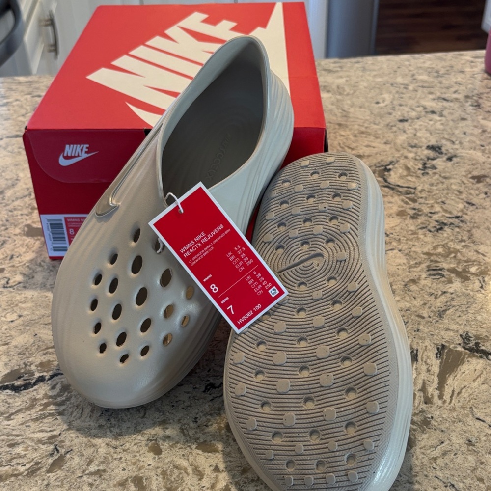 Nike Beige Athletic Shoes NWT - Picture 3 of 3